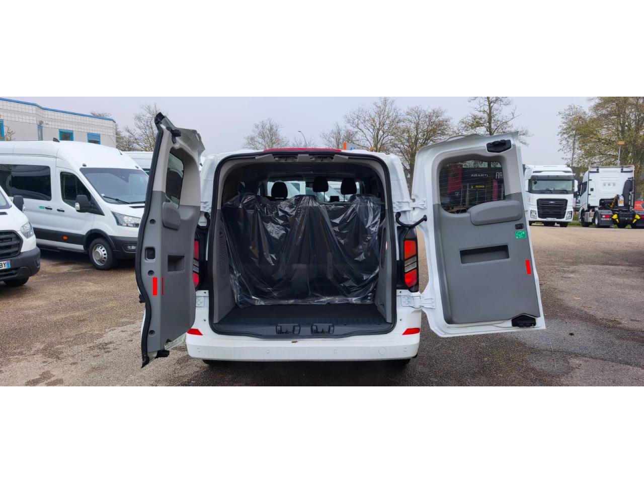 FORD TRANSIT CUSTOM KOMBI