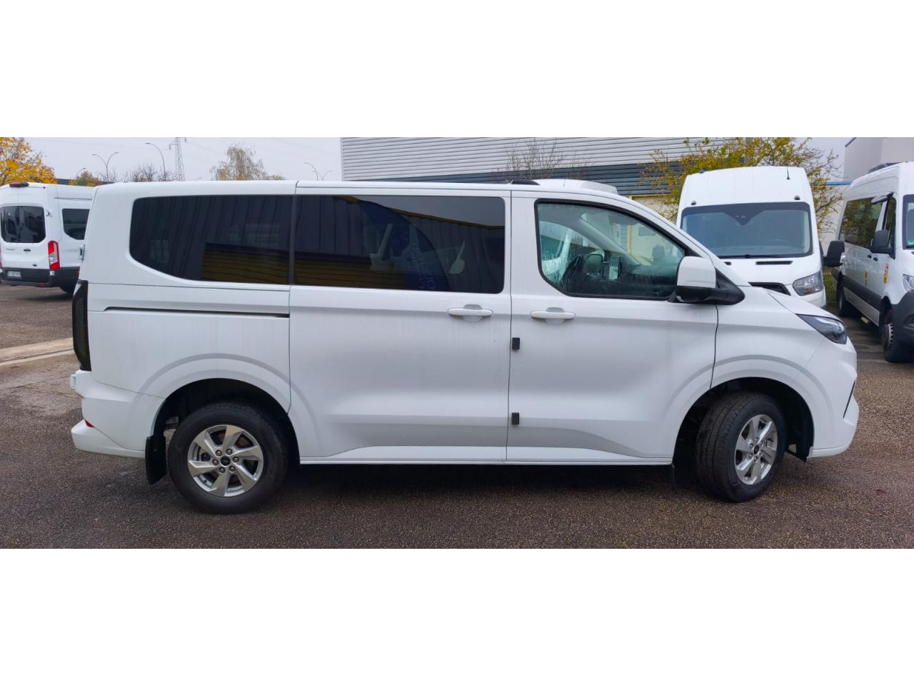 FORD TRANSIT CUSTOM KOMBI