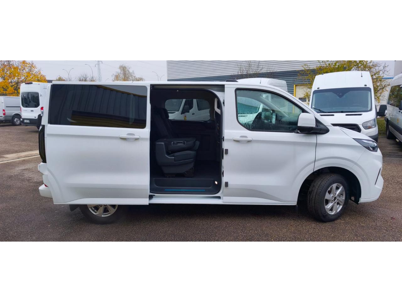 FORD TRANSIT CUSTOM KOMBI