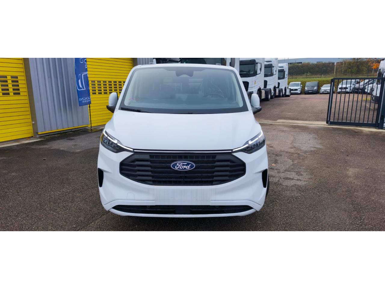 FORD TRANSIT CUSTOM KOMBI