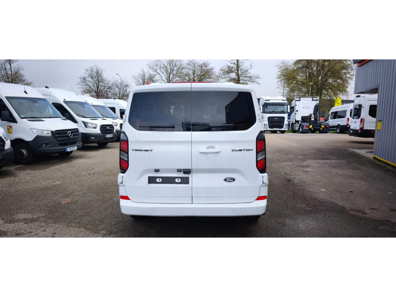 FORD TRANSIT CUSTOM KOMBI