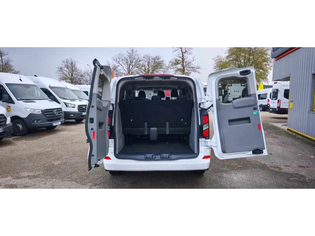 FORD TRANSIT CUSTOM KOMBI