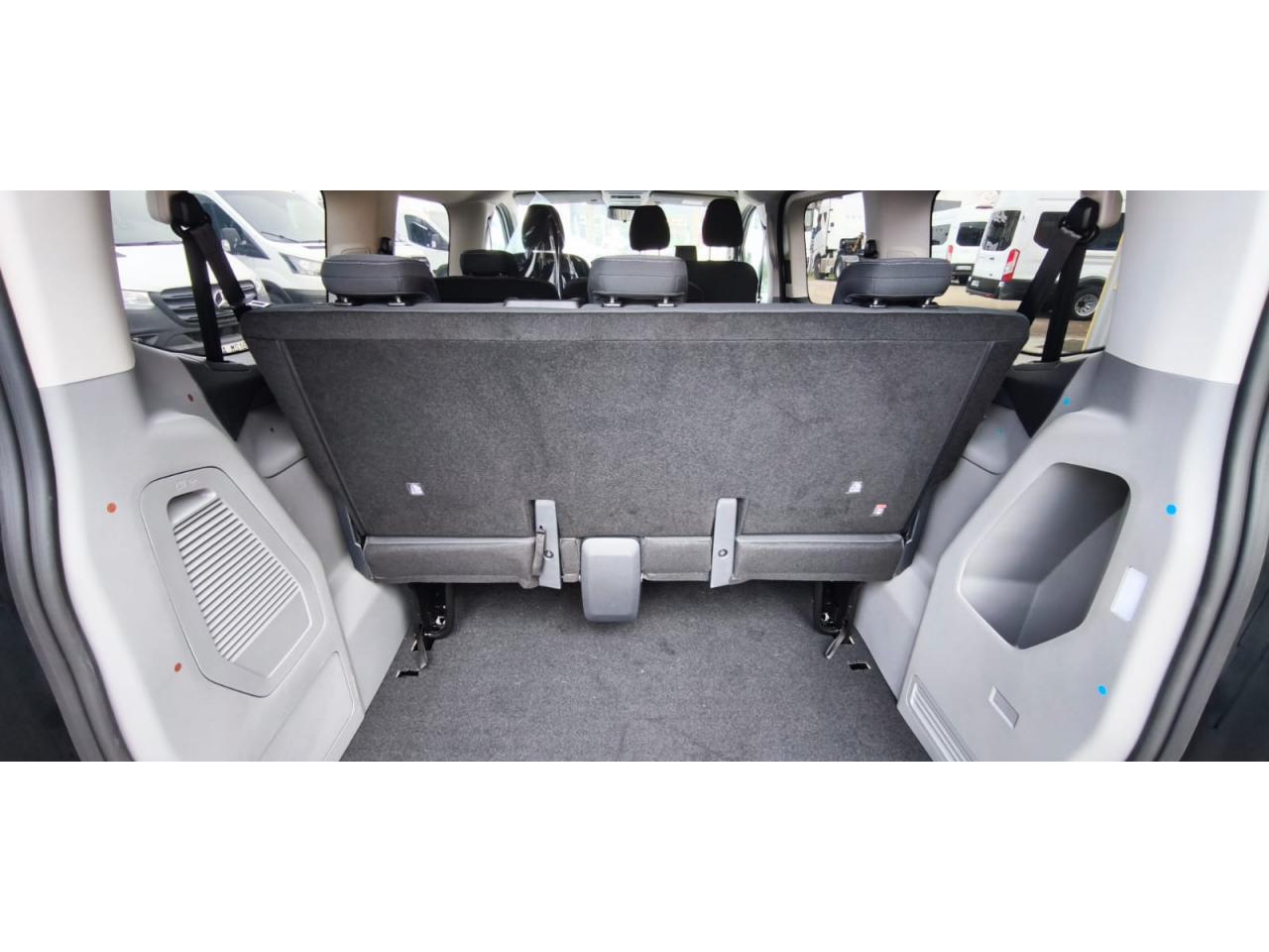 FORD TRANSIT CUSTOM KOMBI