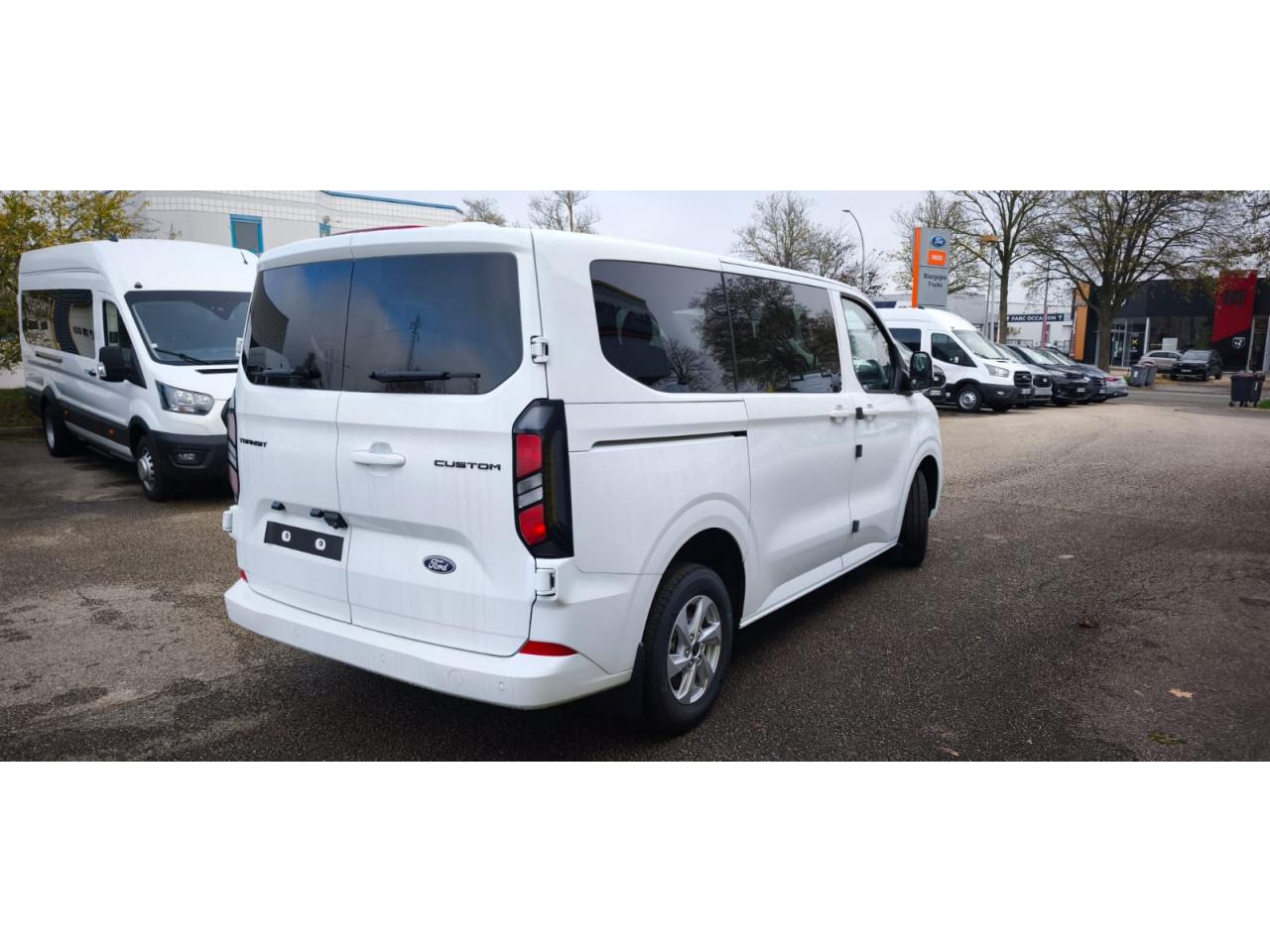 FORD TRANSIT CUSTOM KOMBI