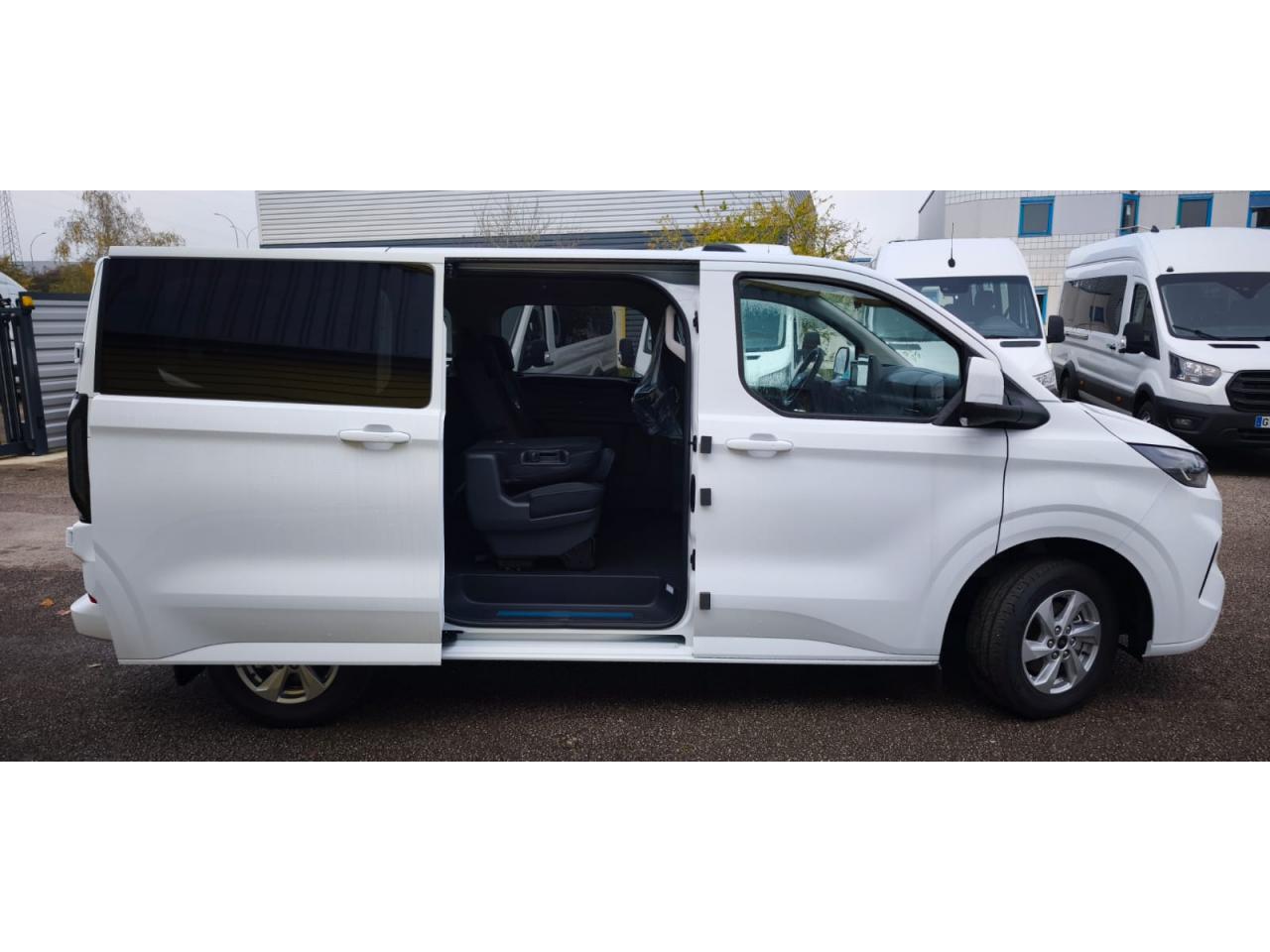 FORD TRANSIT CUSTOM KOMBI