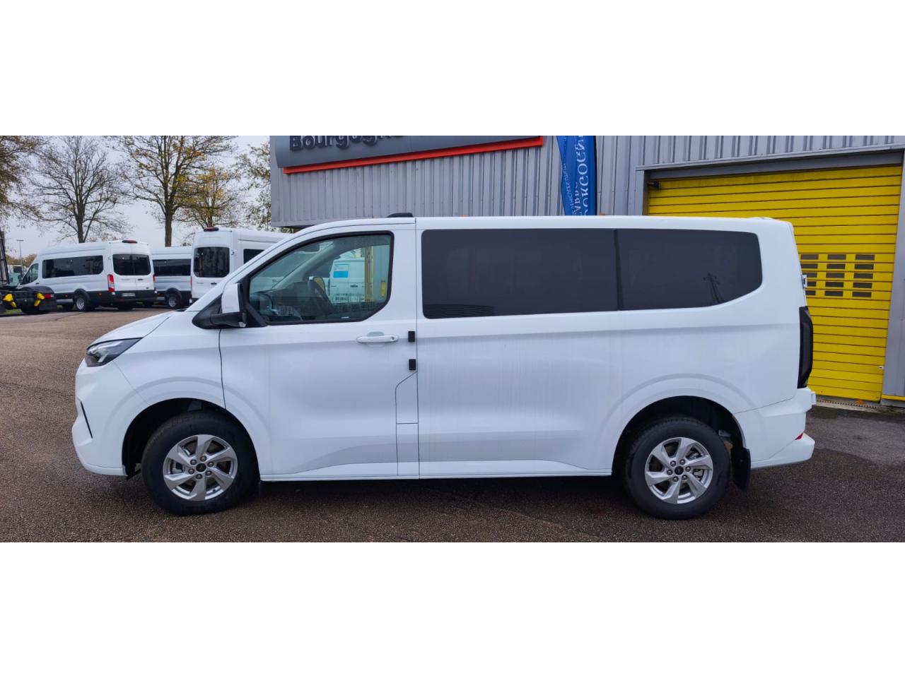 FORD TRANSIT CUSTOM KOMBI
