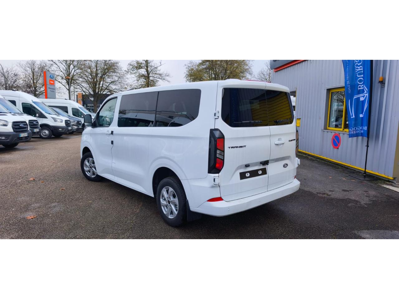 FORD TRANSIT CUSTOM KOMBI