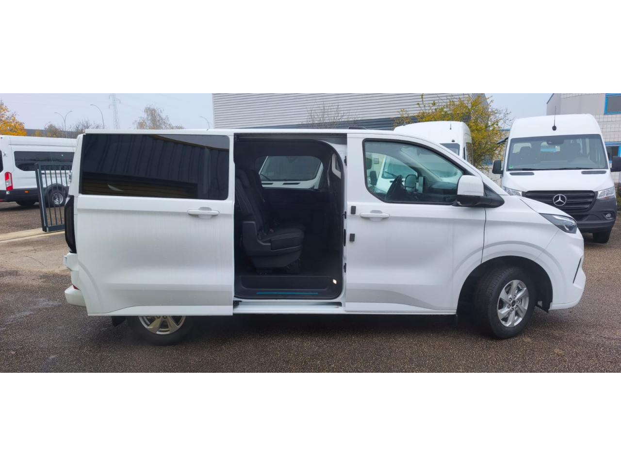 FORD TRANSIT CUSTOM KOMBI