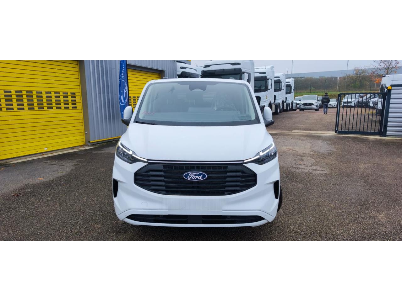 FORD TRANSIT CUSTOM KOMBI