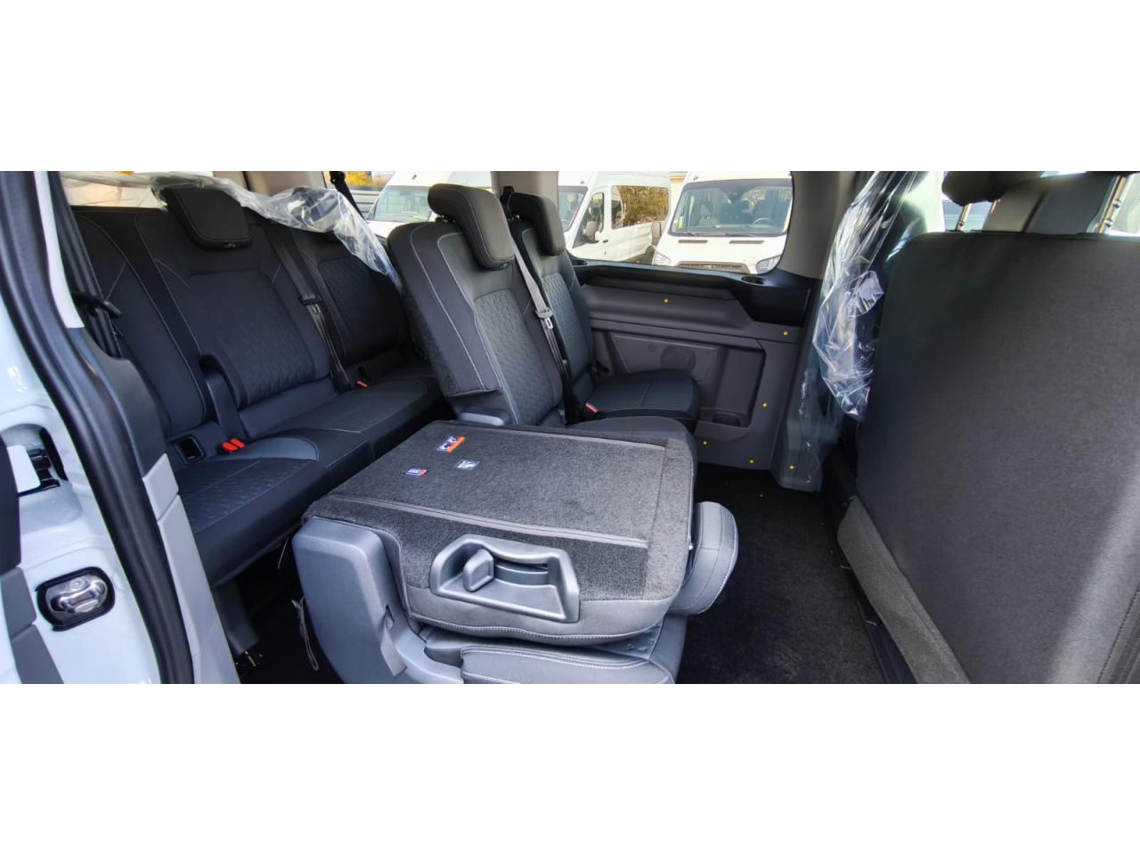 FORD TRANSIT CUSTOM KOMBI