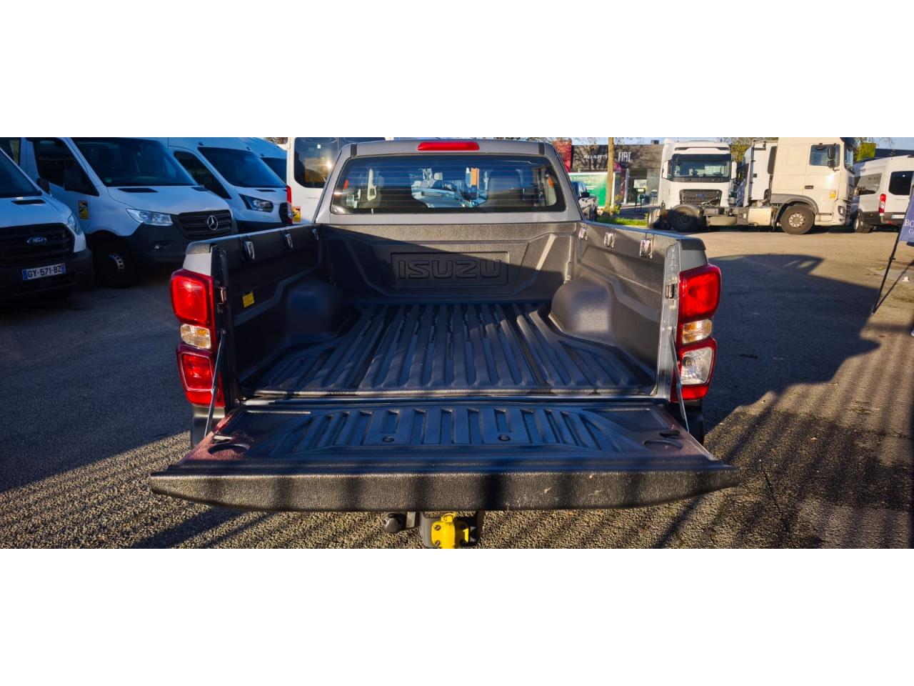 ISUZU D-MAX