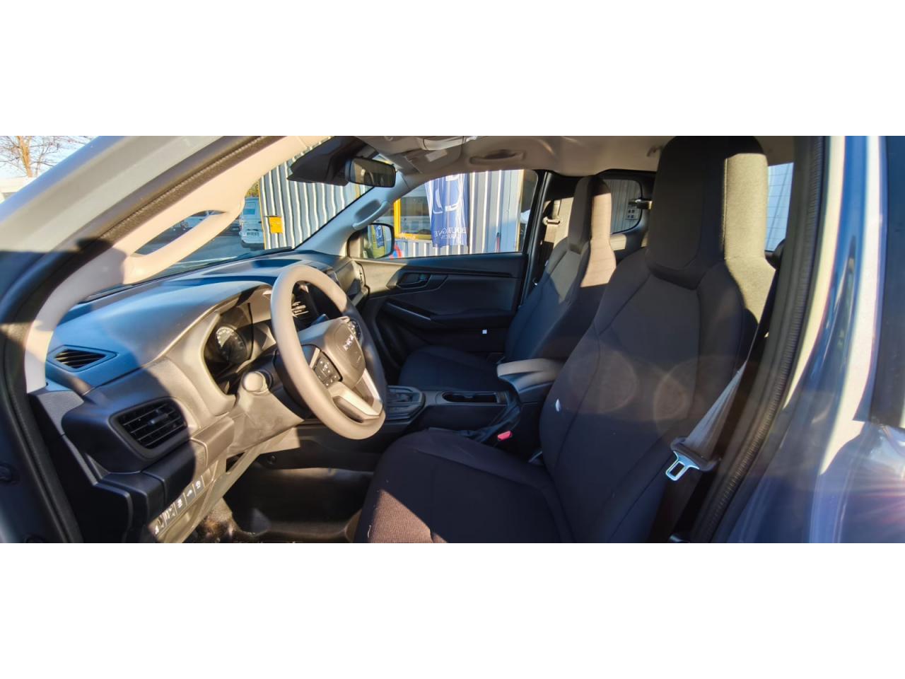 ISUZU D-MAX