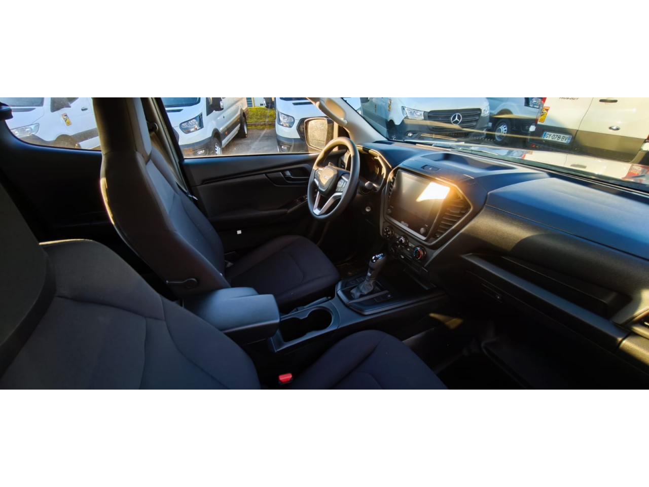 ISUZU D-MAX