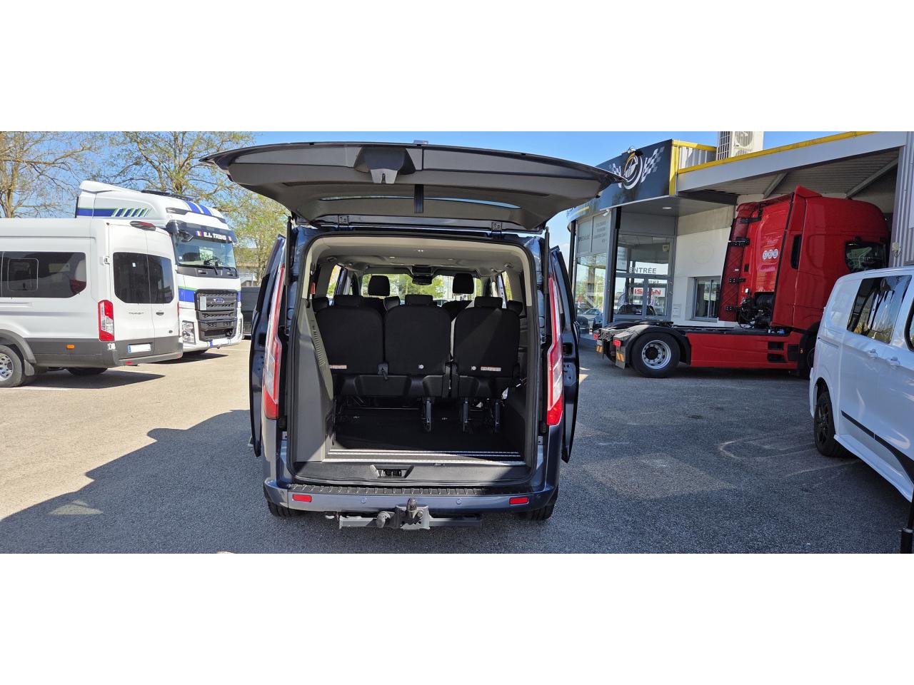 FORD TOURNEO