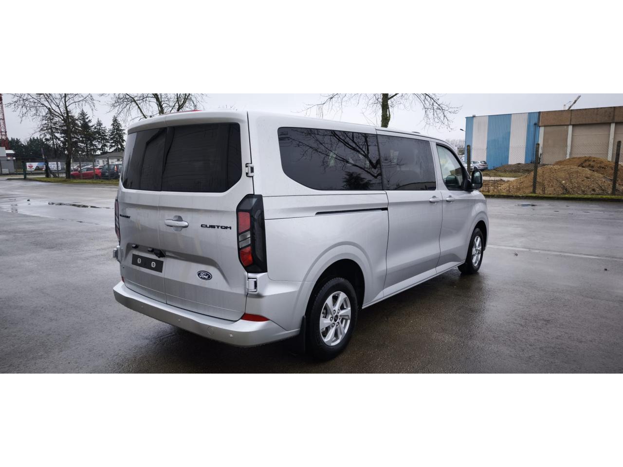 FORD TRANSIT CUSTOM KOMBI
