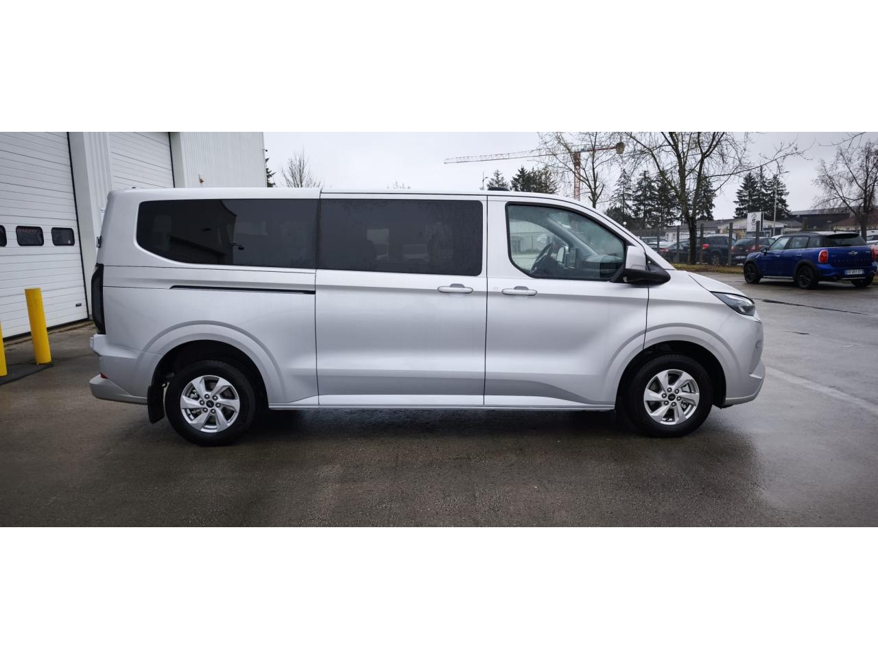 FORD TRANSIT CUSTOM KOMBI