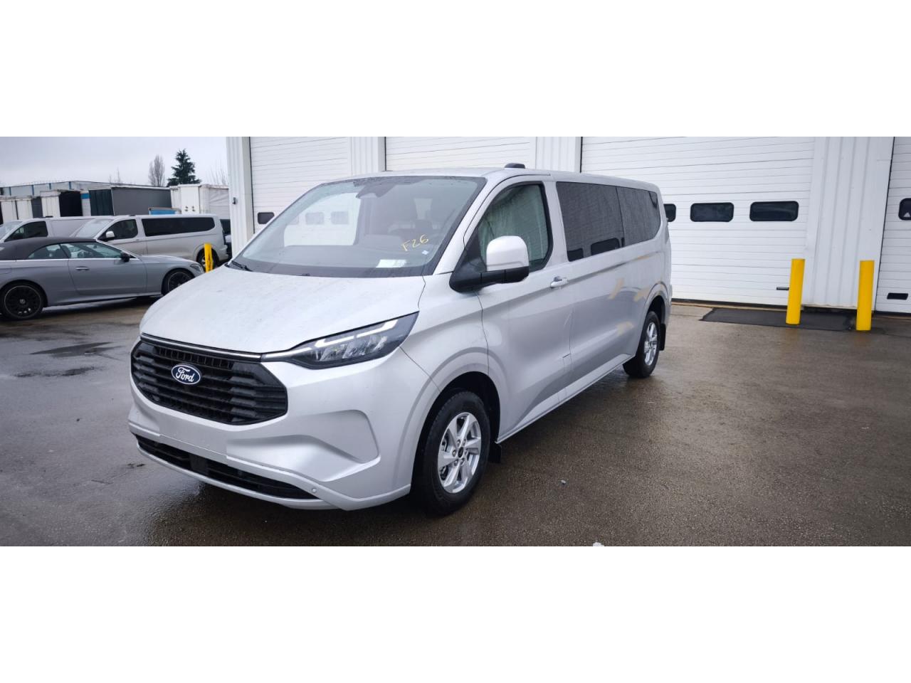 FORD TRANSIT CUSTOM KOMBI