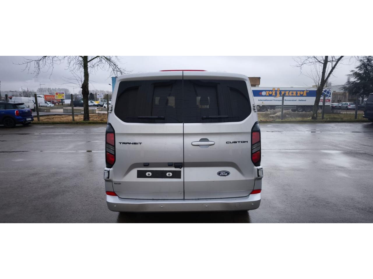 FORD TRANSIT CUSTOM KOMBI