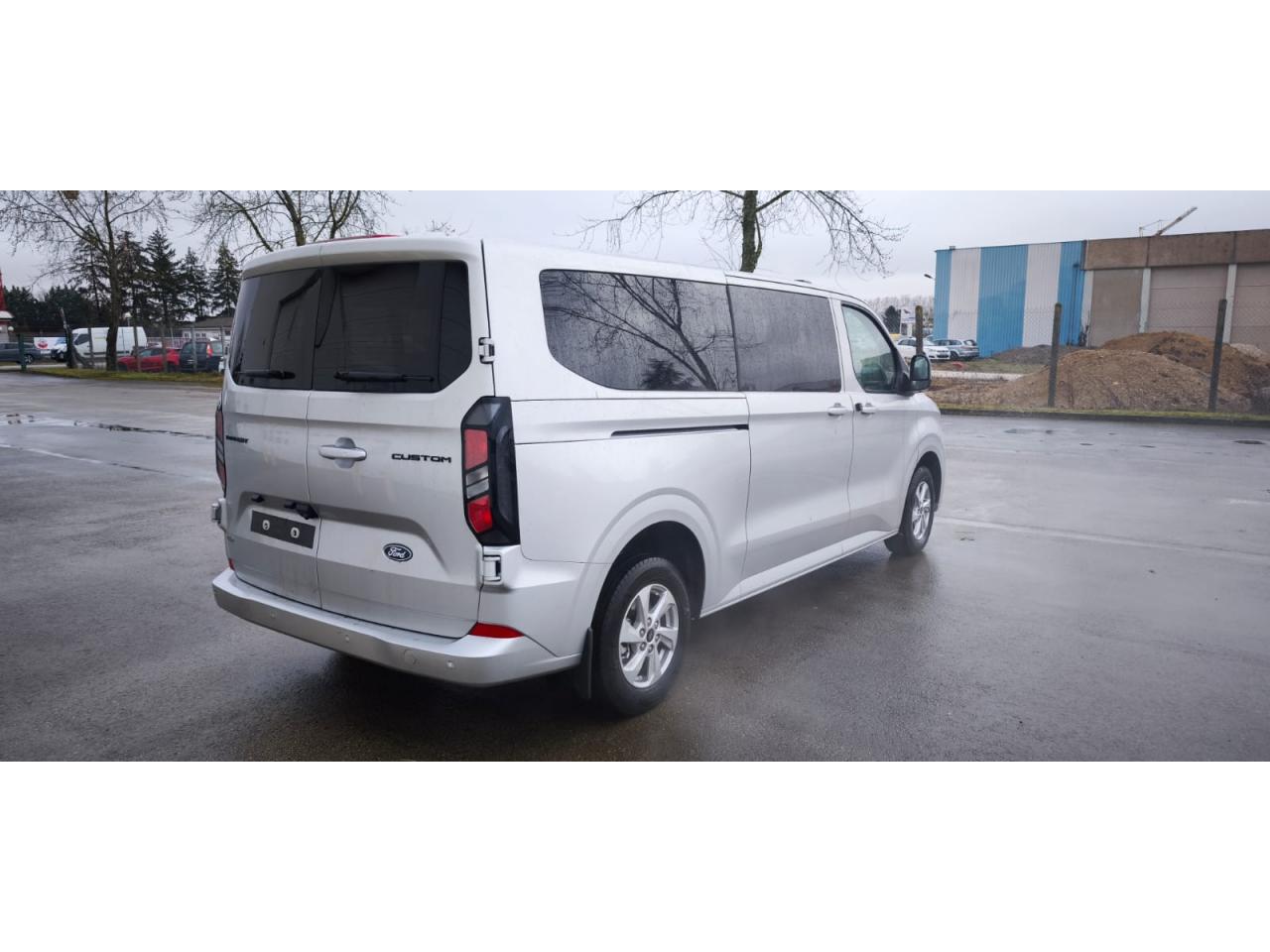 FORD TRANSIT CUSTOM KOMBI