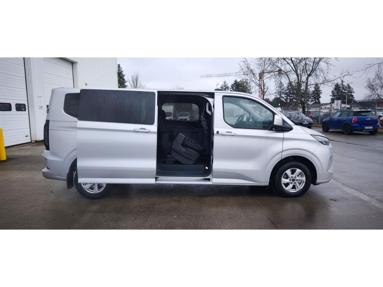 FORD TRANSIT CUSTOM KOMBI