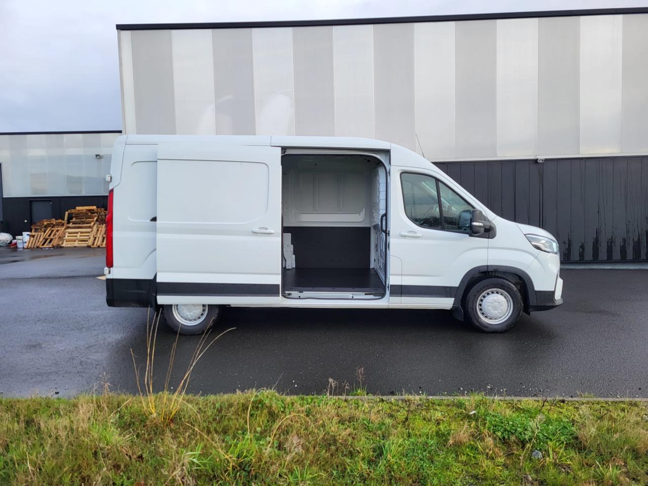 MAXUS Deliver9
