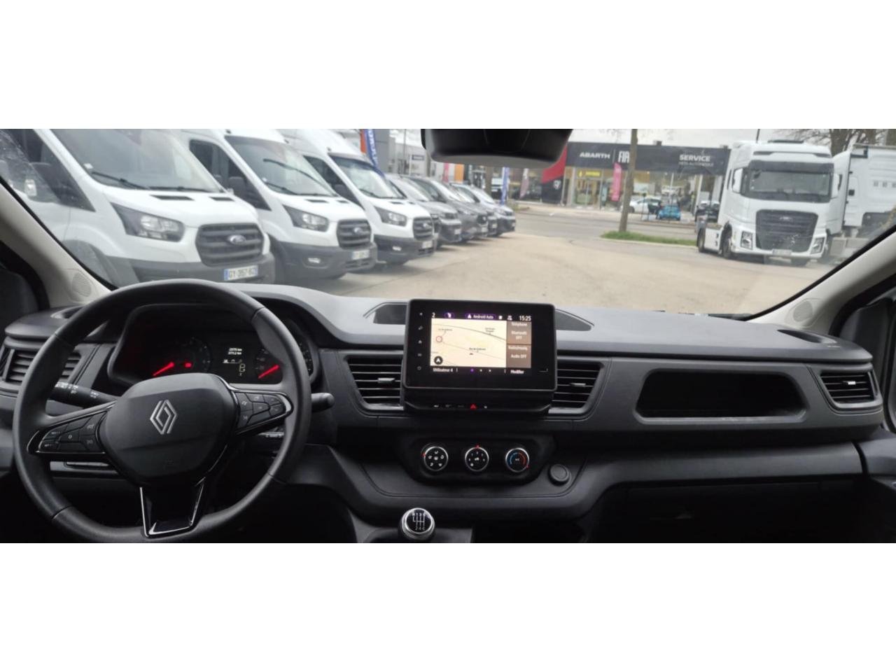 RENAULT TRAFIC